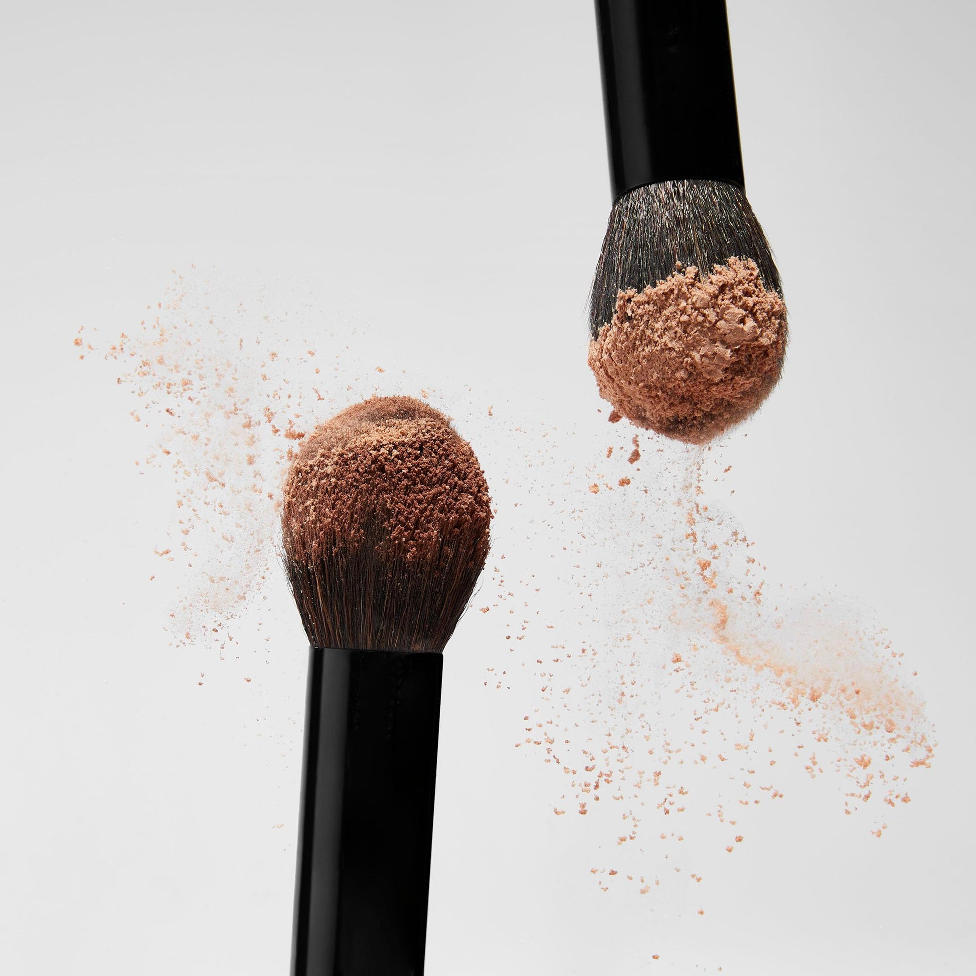 Saie Face Powder Duo, Medium - The Fluffy Brush, Soft, Multi-Use Targeted Powder Brush With Tapered Tip & Airset Radiant Loose Setting Powder, Translucent Medium (0.14 oz) - Vegan, Cruelty-Fee SaieBuy Supplements Australia
